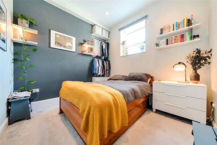 1 Bedroom Flat For Sale In High Street, Penge, London, SE20