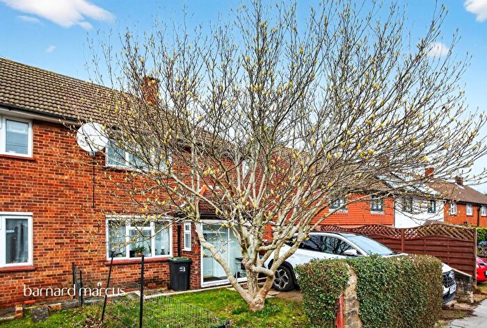 2 Bedroom Semi Detached House For Sale In Dunley Drive, New Addington, Croydon, CR0