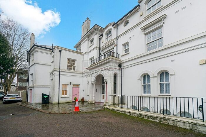 2 Bedroom Flat To Rent In West Hill Hall, Harrow On The Hill, HA2