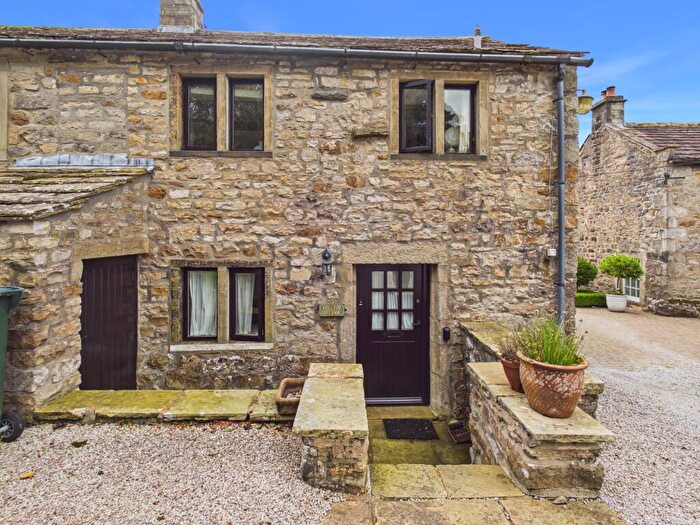 2 Bedroom Cottage To Rent In Starbotton, Skipton, BD23