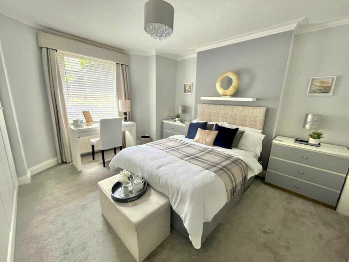 1 Bedroom Flat To Rent In Stowe Road, Shepherds Bush, W12