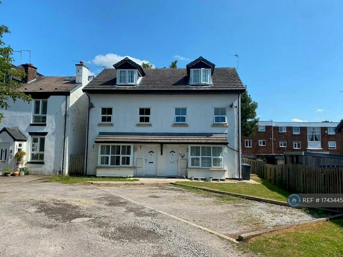 3 Bedroom Semi-Detached House To Rent In Park Terrace, Whitefield, Manchester, M45