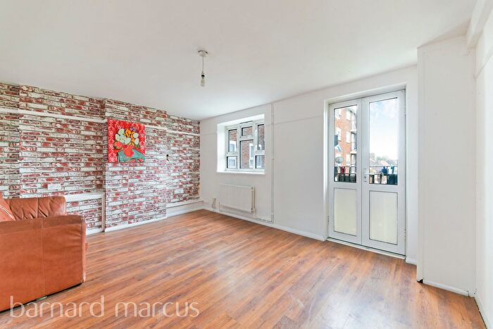 2 Bedroom Flat To Rent In Laburnum Road, Mitcham, CR4