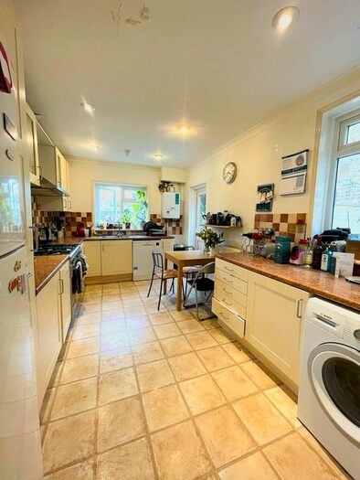4 Bedroom Town House To Rent In Himley Road, Tooting, Tooting Broadway, London, SW17