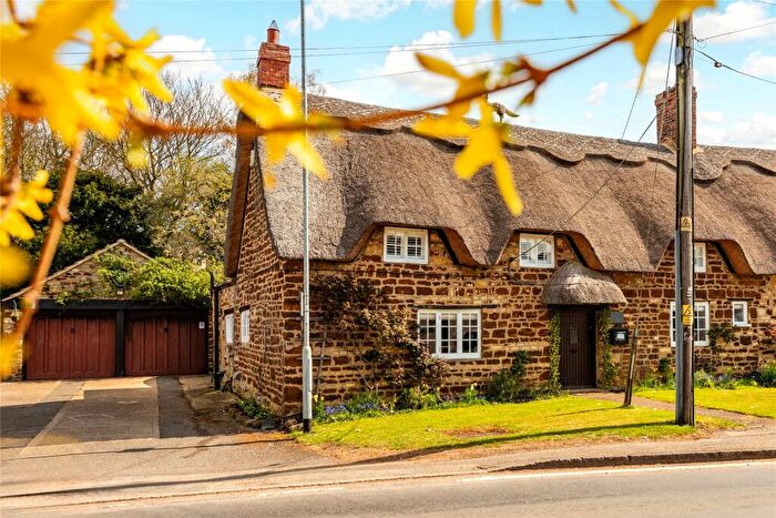 2 Bedroom Cottage For Sale In Courteenhall Road, Blisworth, Northamptonshire, NN7