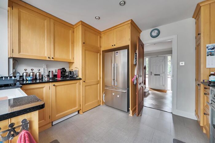 4 Bedroom Detached House For Sale In Totteridge Common, Totteridge, N20