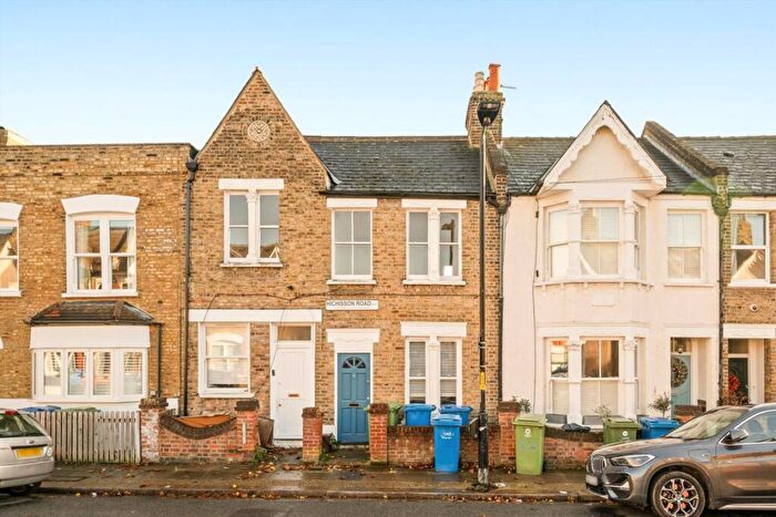 3 Bedroom Flat To Rent In Hichisson Road, Nunhead, SE15