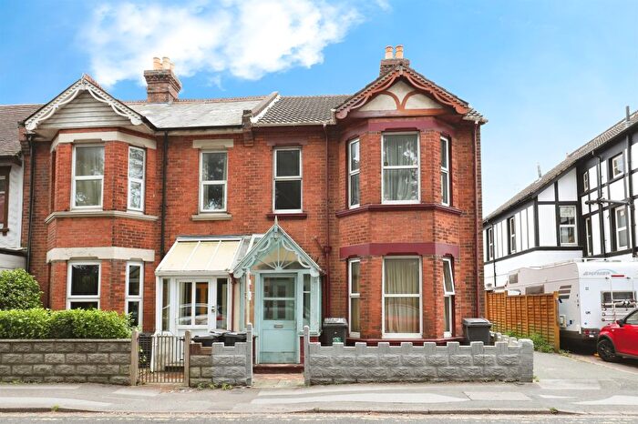 4 Bedroom End Terrace House For Sale In St Clements Road, Bournemouth, BH1