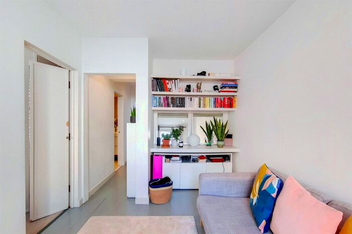 1 Bedroom Flat To Rent In Cleveland Street, Fitzrovia, London, W1T