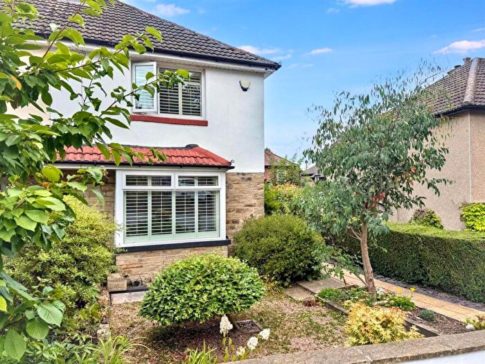 3 Bedroom Semi-Detached House For Sale In Birchwood Drive, Keighley, BD20