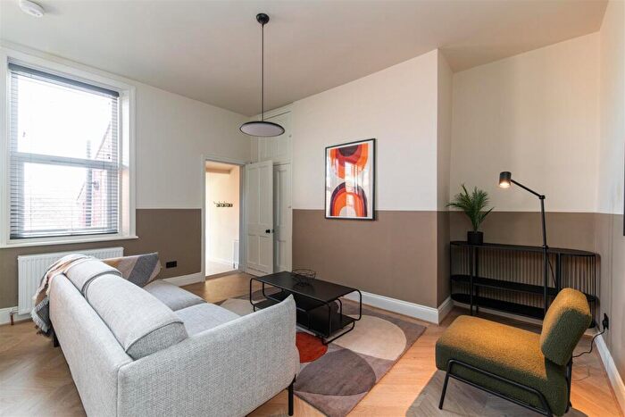 2 Bedroom Flat To Rent In Whitefield Terrace, Heaton, Newcastle Upon Tyne, NE6