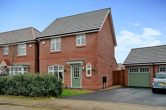 3 Bedroom Detached House To Rent In Polegate Avenue, Stockport, SK5