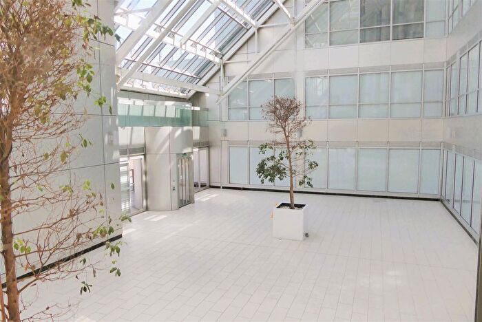 1 Bedroom Flat For Sale In Trinity Square, Staines Road, Hounslow, TW3