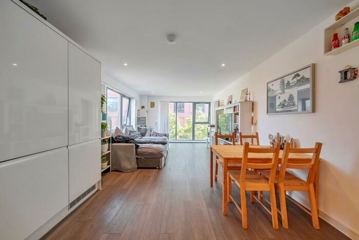 2 Bedroom Apartment For Sale In Polytechnic Street, London, SE18