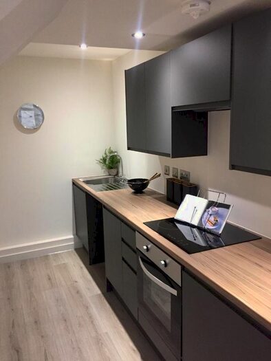 2 Bedroom Flat To Rent In Valley Road, Bradford BD1