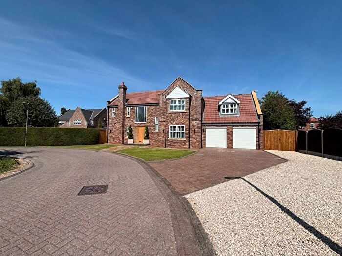 4 Bedroom Detached House For Sale In The Willows, Howden, DN14