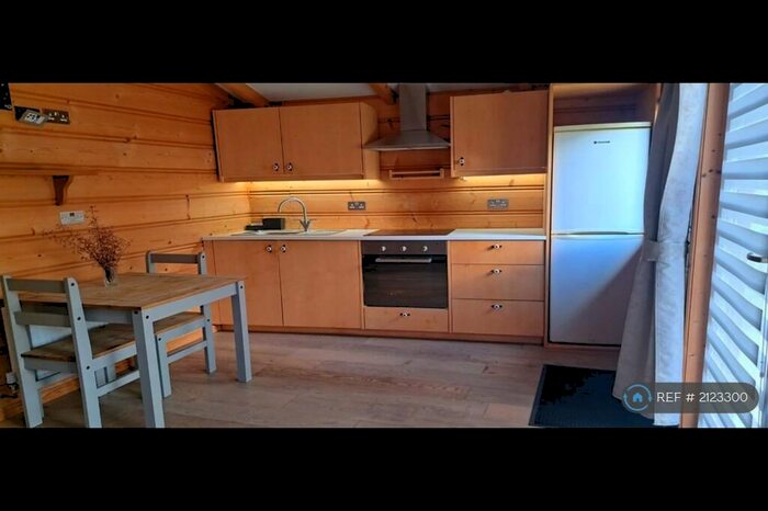 Studio To Rent In Carshalton, Carshalton, SM5