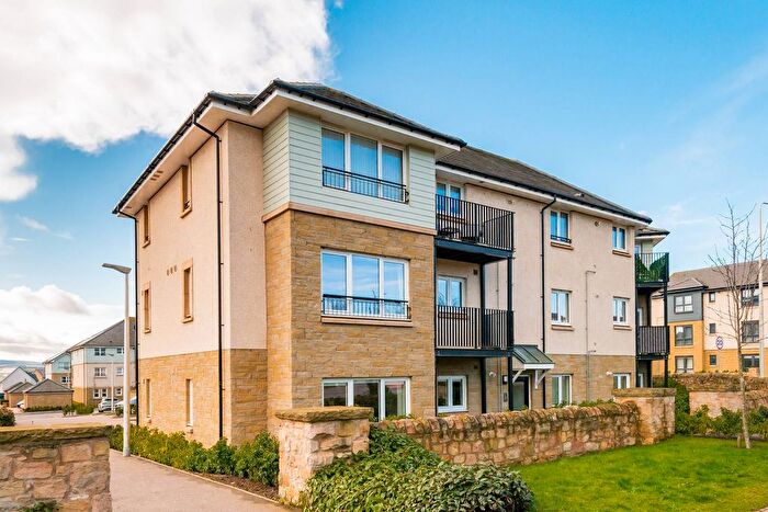 2 Bedroom Flat For Sale In / Hays Walk, Haddington, EH41