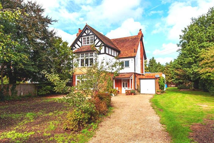 5 Bedroom Detached House For Sale In Derby Road, Caversham, RG4