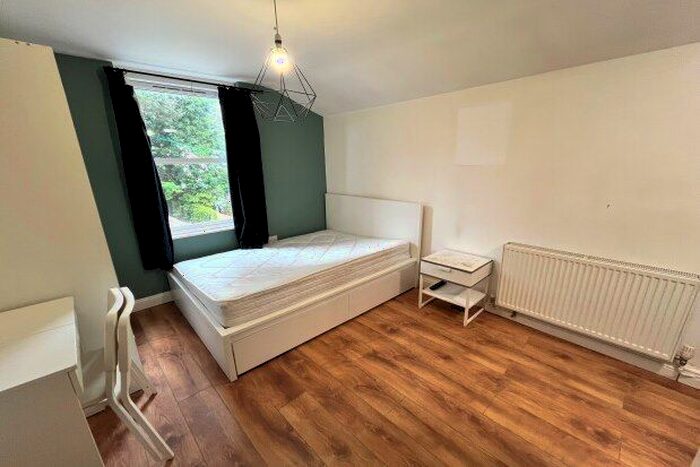 Studio To Rent In Bearwood Road, Smethwick, B66