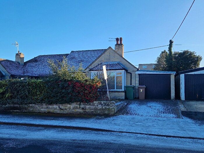 2 Bedroom Bungalow For Sale In Folly View Road, Faringdon, Oxfordshire, SN7