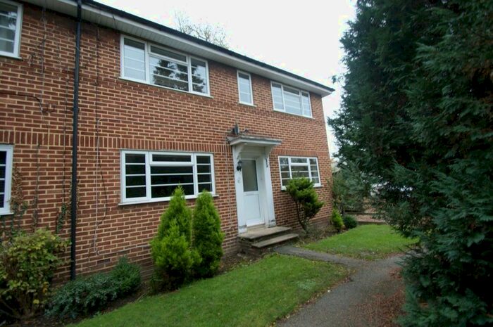 2 Bedroom Flat To Rent In Chalvey Park, Slough SL1