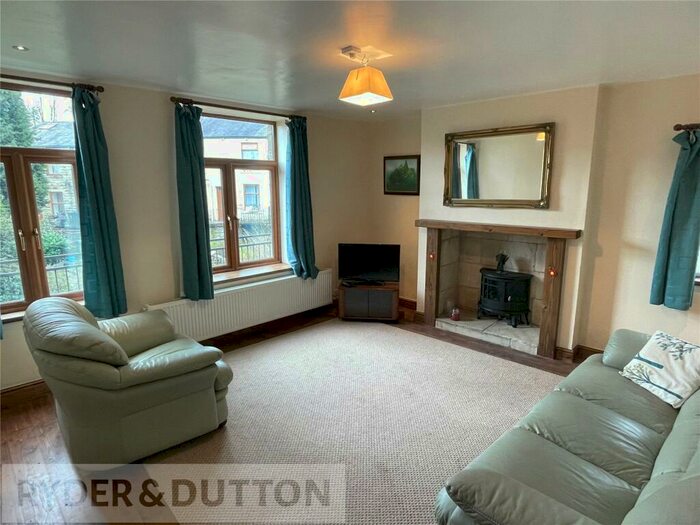 4 Bedroom SemiDetached House To Rent In Huttock End Lane, Stacksteads