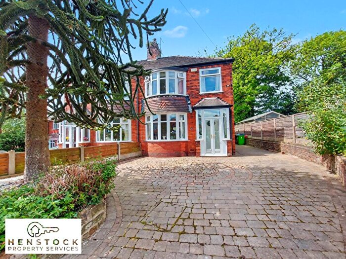 3 Bedroom Semi-Detached House For Sale In Highfield Drive, Middleton, Manchester, M24