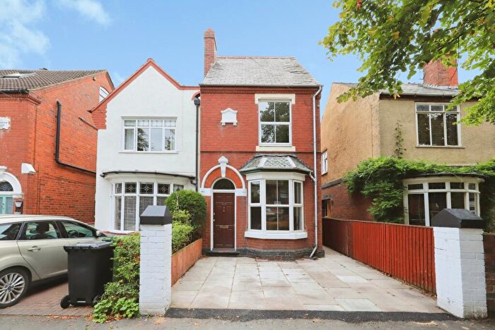 3 Bedroom Semi Detached House For Sale In Neville Avenue, Kidderminster, Worcestershire, DY11