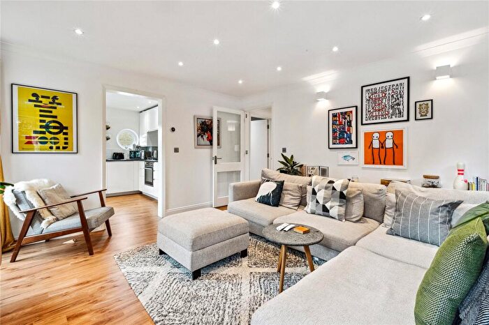2 Bedroom Flat To Rent In Walbrook Court, Hemsworth Street, N1