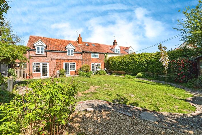 6 Bedroom Semi-Detached House For Sale In The Loke, Blundeston, Lowestoft, NR32