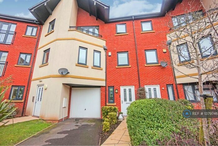 5 Bedroom Terraced House To Rent In Aldeney Close, Dudley, DY1