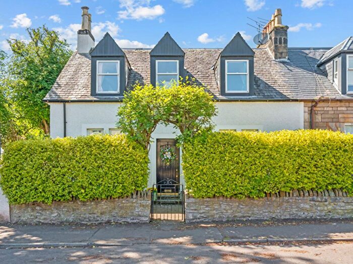 3 Bedroom End Of Terrace House For Sale In Claredon Place, Dunblane, FK15