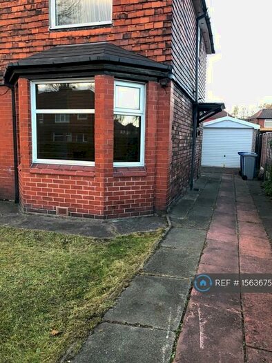 3 Bedroom Semi-Detached House To Rent In Kings Road, Manchestrr, M32