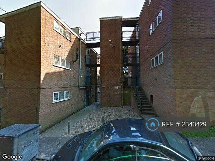Studio To Rent In Ruthin Close, Luton, LU1