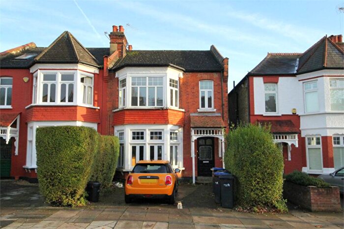 2 Bedroom Flat To Rent In Ulleswater Road, Southgate, N14