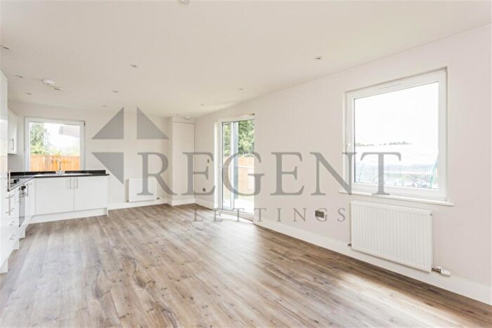3 Bedroom Apartment To Rent In Willow Court, Cambridge Road, KT1