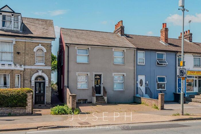4 Bedroom End Of Terrace House For Sale In Norwich Road, Ipswich, IP1