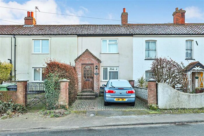 2 Bedroom Character Property For Sale In Station Road, Yaxham, Dereham, NR19