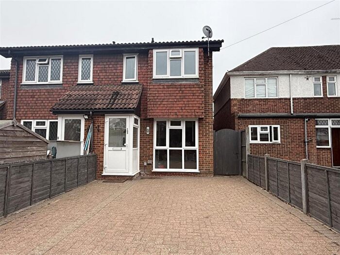 1 Bedroom Property To Rent In Conway Drive, Ashford, TW15