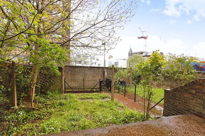 3 Bedroom Flat To Rent In Dorman Way, Swiss Cottage, London, NW8