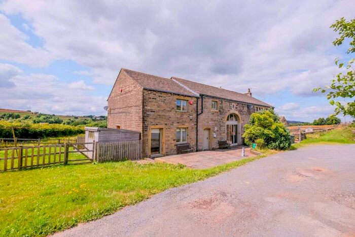 4 Bedroom Farm House To Rent In Green Gate Lane, Slaithwaite, HD7