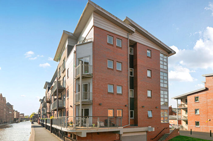 2 Bedroom Apartment For Sale In Shot Tower Close, Chester, Cheshire, CH1