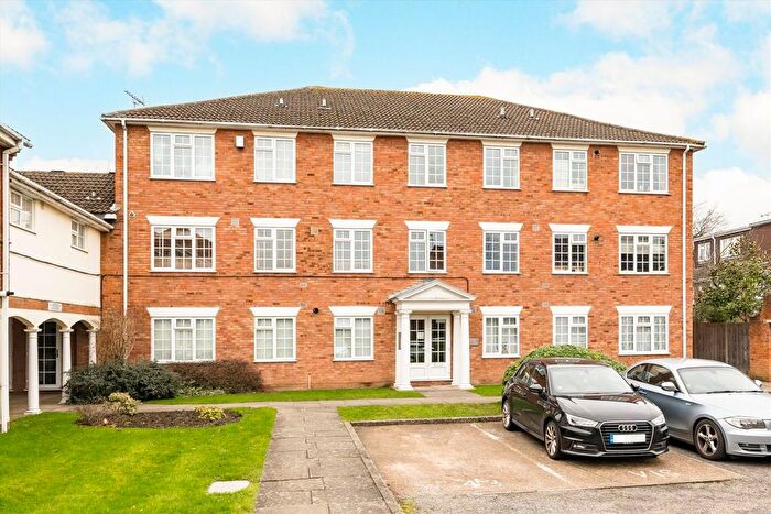 1 Bedroom Flat To Rent In Abbottsmede Close, Strawberry Hill, TW1