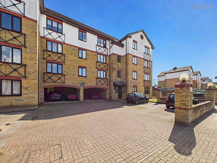2 Bedroom Apartment For Sale In Viersen Platz, Peterborough, PE1