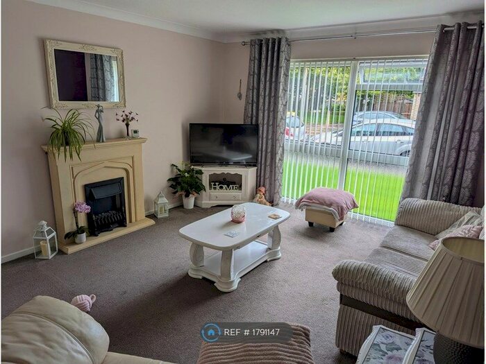 1 Bedroom Flat To Rent In Sedley Close, Gillingham, ME8