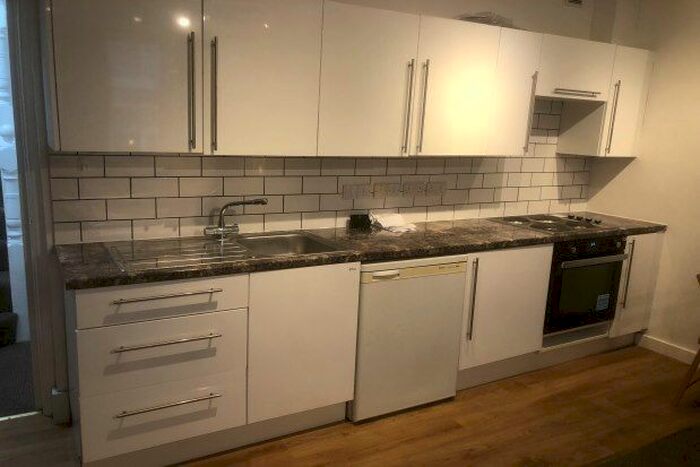 1 Bedroom Flat To Rent In East Street, Bristol, BS3