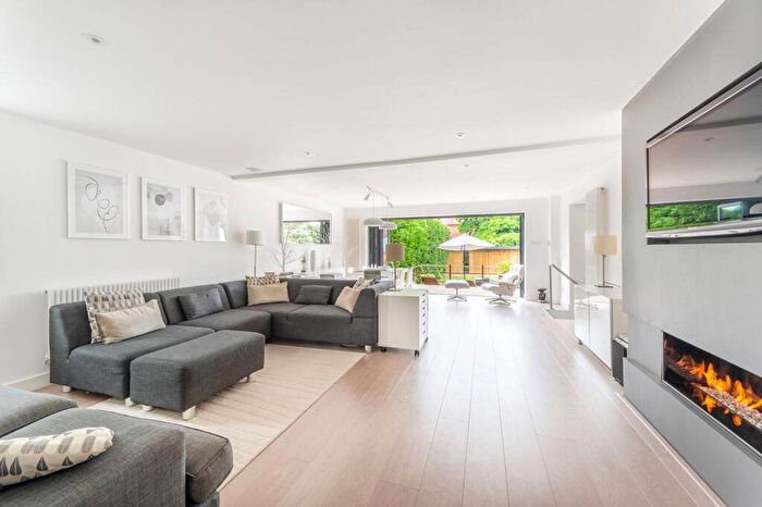 6 Bedroom Detached House For Sale In Agars Place, Datchet, Slough, SL3