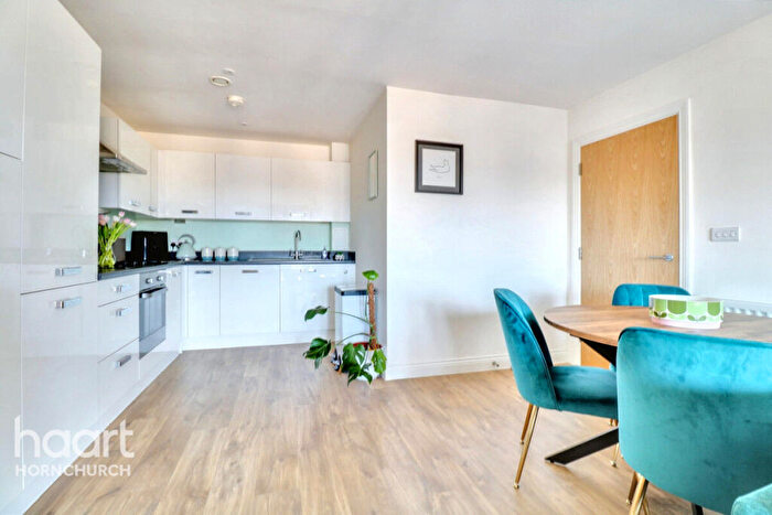 2 Bedroom Apartment For Sale In Stafford Avenue, Hornchurch, RM11