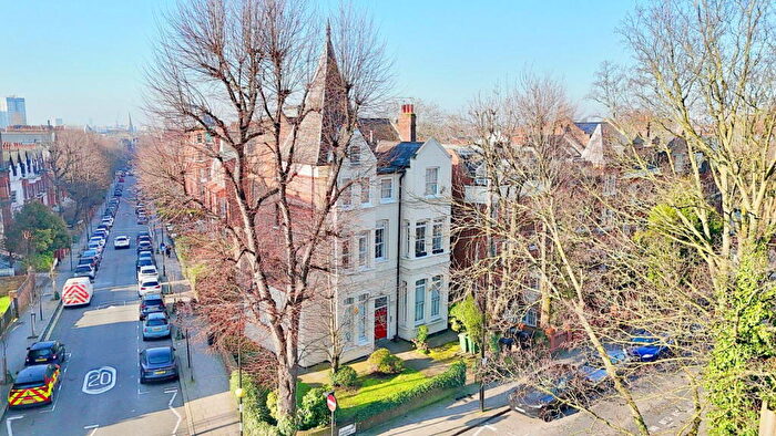 2 Bedroom Flat For Sale In Broadhurst Gardens, London, NW6